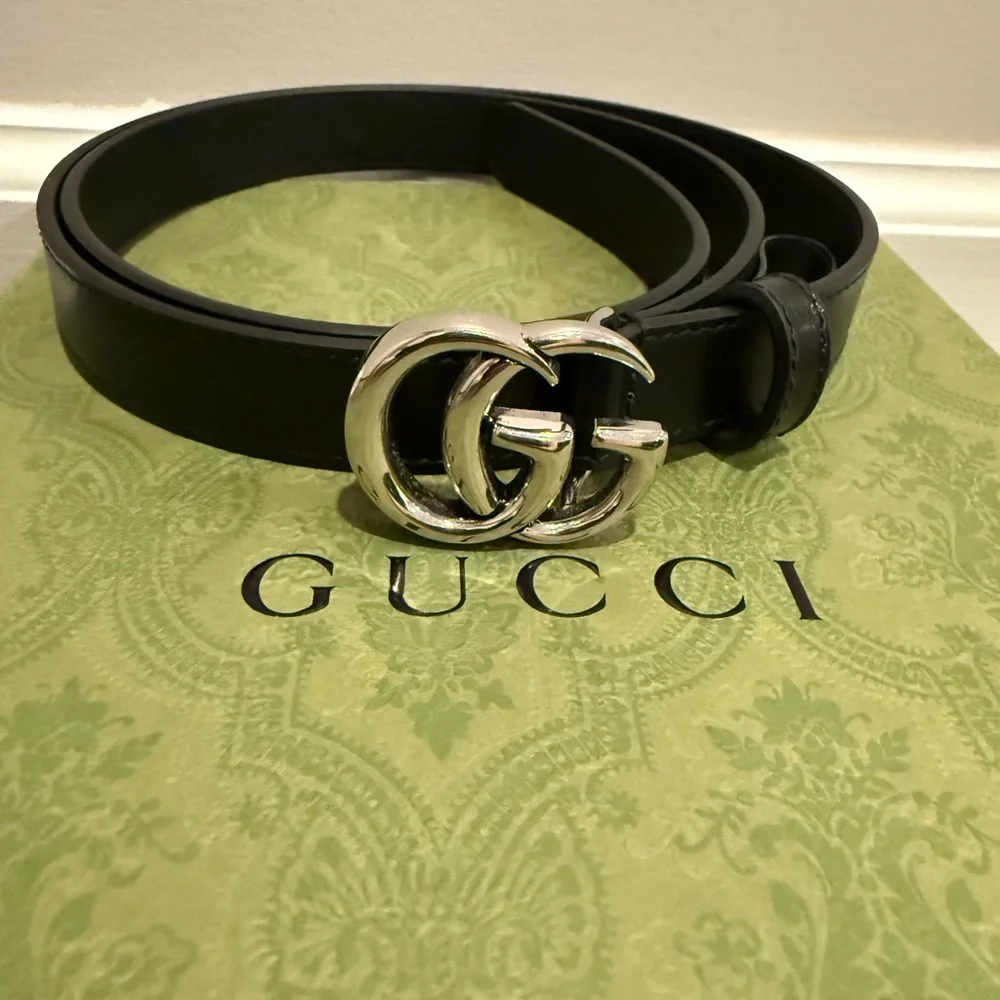Gucci Black Leather Belt - Picture 2 of 5
